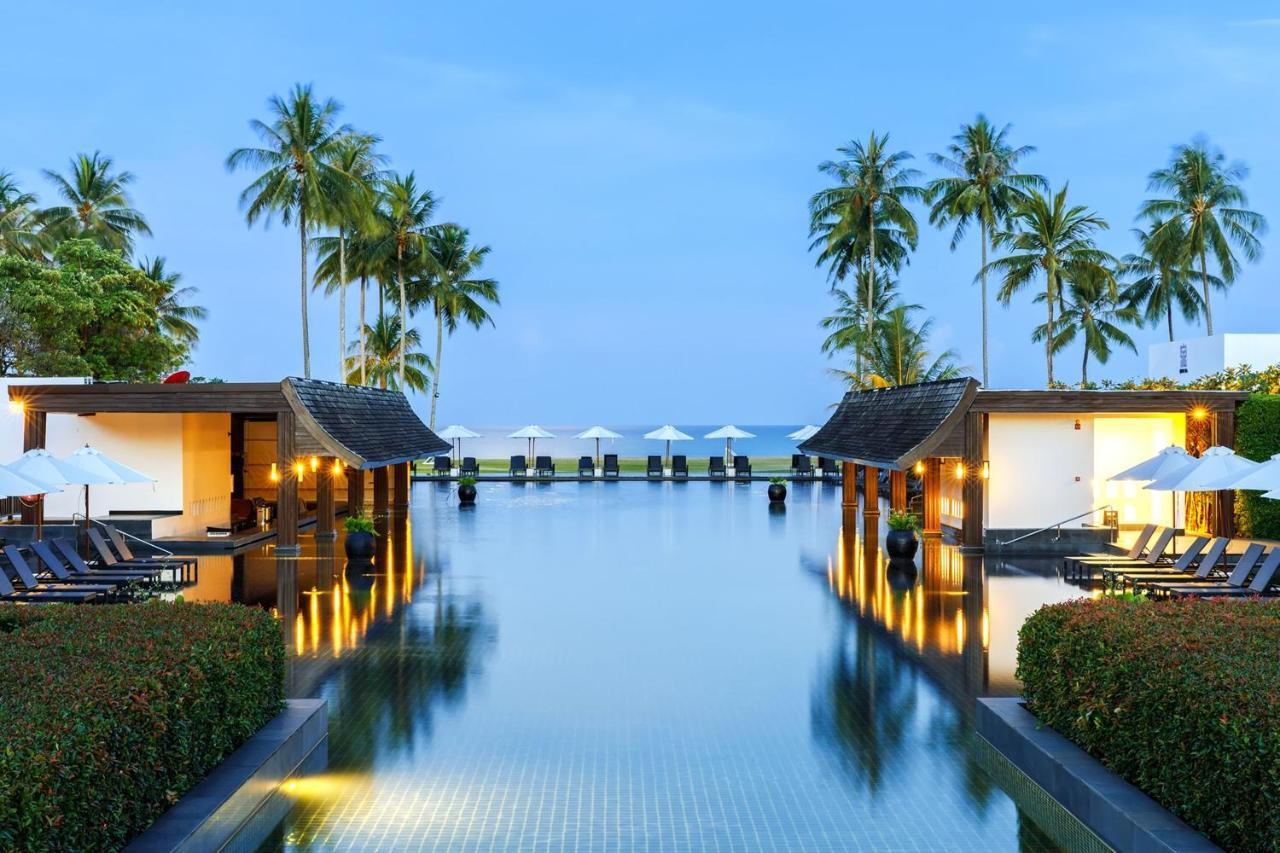 Jw Marriott Khao Lak Resort And Spa Exterior foto The pool at the resort