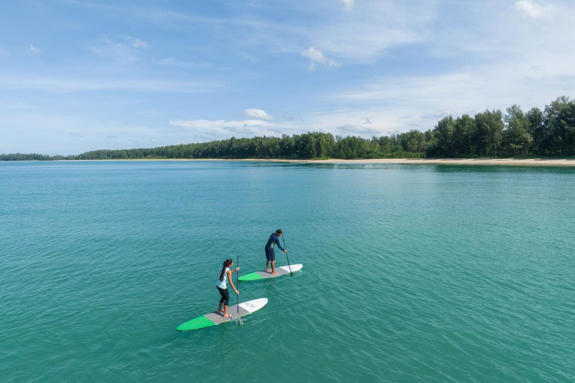 Jw Marriott Khao Lak Resort And Spa Exterior foto Stand Up Paddle Boarders at Desaru Coast